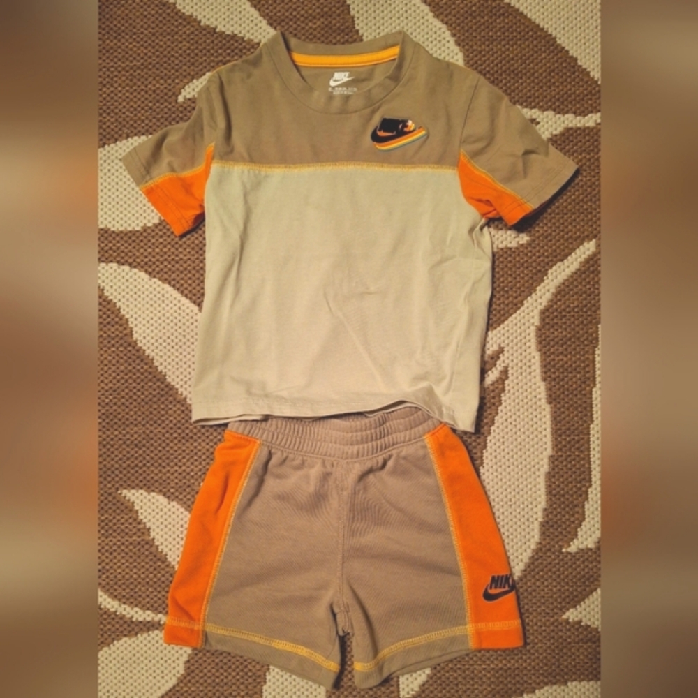 Nike Kids Matching Set in Olive Green, Khaki, and Orange, EUC, Size 2T-3T